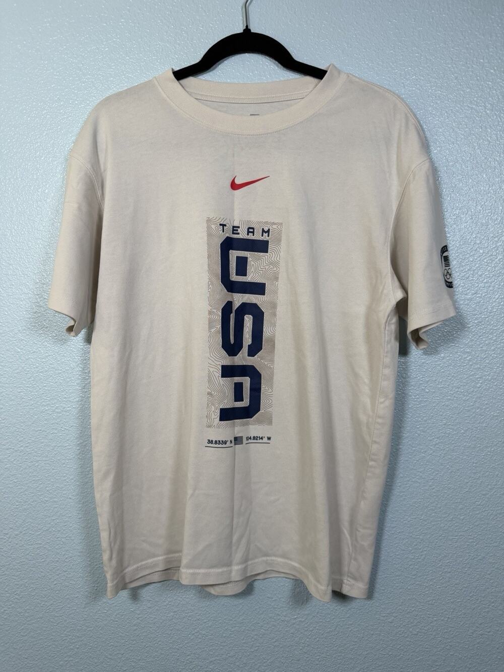 Nike Team USA 2022 Winter Olympics T Shirt Men’s Small Cream Olympic Team